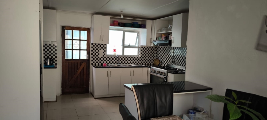 3 Bedroom Property for Sale in Eastridge Western Cape